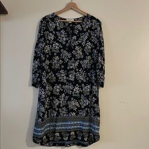 100% Viscose Floral Black and White Dress Size L